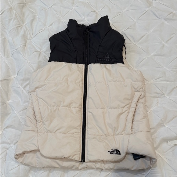 The North Face® Women's Everyday Insulated Vest Size Medium - Picture 3 of 11
